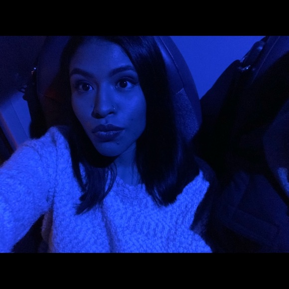 Meet your Posher, Luz - Picture 2 of 2